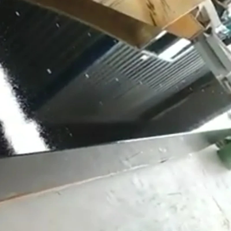 א 4 מעטער לאַנג און 0.5 מעטער דיק דרילד אַרייַנלייגן גראַניט פּלאַטפאָרמע איז שיפּט