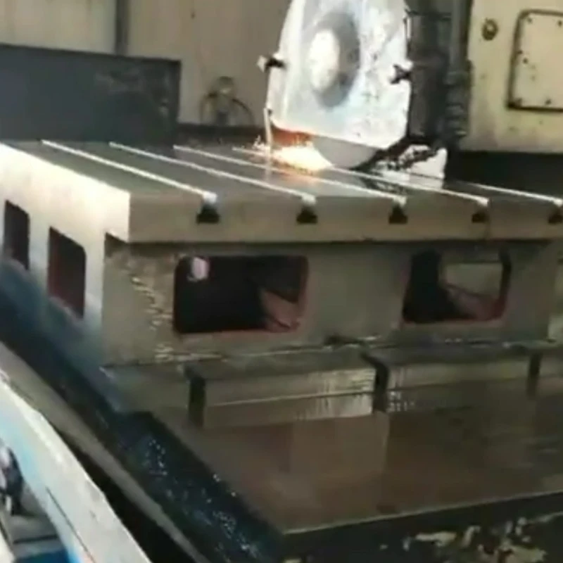 ווידיאס פון די פּראַסעסינג פון די שפּעלטל געשטאַלט אייַזן קוואדראט באָקסעס